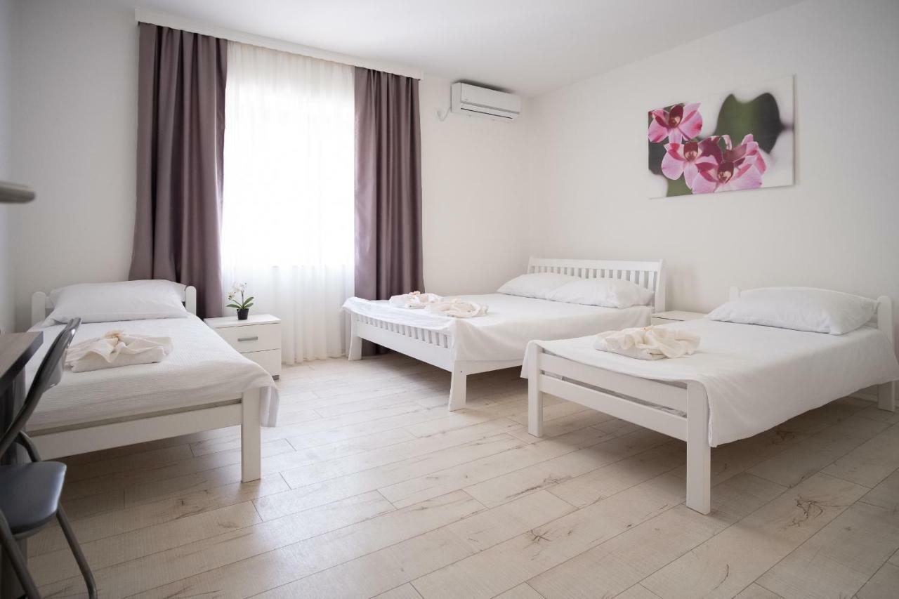 Apartmani Vila Kosa 特雷比涅 外观 照片